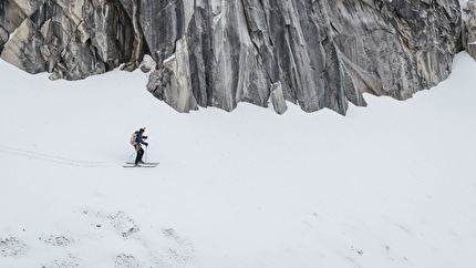 Bartosz Ziemski Lhotse - Bartosz Ziemski scende Lhotse con gli sci il 12/05/2026