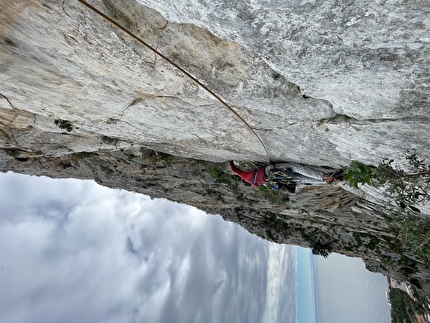 La seconda alba, Pizzo Coda di Volpe, Monte Gallo, Sicilia, Emanuele Andreozzi, Andrea Gremes, Mauro Viola - 'La seconda alba' al Pizzo Coda di Volpe: Mauro Viola in apertura del quarto tiro La seconda alba, Pizzo Coda di Volpe, Monte Gallo, Sicilia, Emanuele Andreozzi, Andrea Gremes, Mauro Viola - 'La seconda alba' al Pizzo Coda di Volpe: Mauro Viola in apertura del quarto tiro