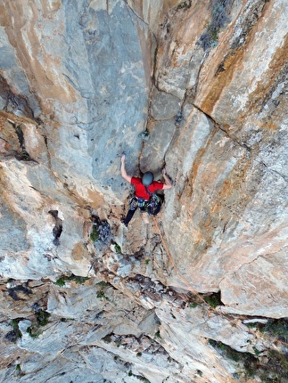 La seconda alba, Pizzo Coda di Volpe, Monte Gallo, Sicilia, Emanuele Andreozzi, Andrea Gremes, Mauro Viola - 'La seconda alba' al Pizzo Coda di Volpe: Emanuele Andreozzi in apertura sul sesto tiro La seconda alba, Pizzo Coda di Volpe, Monte Gallo, Sicilia, Emanuele Andreozzi, Andrea Gremes, Mauro Viola - 'La seconda alba' al Pizzo Coda di Volpe: Emanuele Andreozzi in apertura sul sesto tiro
