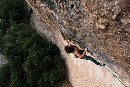 Lorenzo Fornaro rotpunkt su Red Ram (9a+) a Montserrat