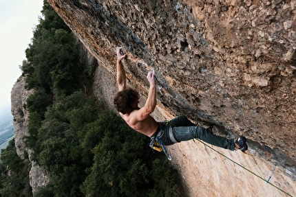 Lorenzo Fornaro Montserrat - Lorenzo Fornaro sending 'Red Ram' (9a+) at Montserrat