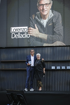 Lorenzo Delladio La Sportiva - Lorenzo Delladio riceve il premio Compasso d'Oro alla Carriera