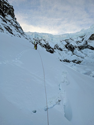 Ranrapalca Peru, Fay Manners, Marco Malcangi - The first ski descent of 'Acceso Momentáneo' on Nevado Ranrapalca (6162m) in Peru (Fay Manners, Marco Malcangi 28/05/2026) Ranrapalca Peru, Fay Manners, Marco Malcangi - The first ski descent of 'Acceso Momentáneo' on Nevado Ranrapalca (6162m) in Peru (Fay Manners, Marco Malcangi 28/05/2026)