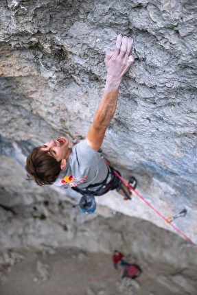 Pepa Šindel chiude il suo primo 9b, Clash of the Titans a Götterwandl in Austria