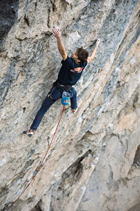 Pepa Sindel - Pepa Šindel sending 'Clash of the Titans' (9b) at Götterwandl in Austria
