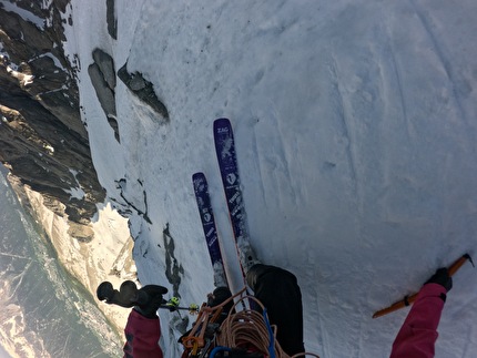 Matthias Giraud Aiguille du Plan - Matthias Giraud making the first ski BASE Jump off the North Face of Aiguille du Plan on 26/05/2026