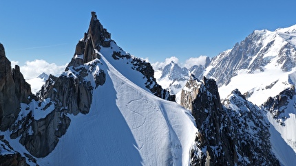 Matthias Giraud Aiguille du Plan - Matthias Giraud making the first ski BASE Jump off the North Face of Aiguille du Plan on 26/05/2026