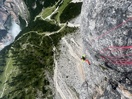 Via Helga, Col Bocià, Dolomiti, Ingo Isara, Simon Kehrer - L'apertura della 'Via Helga' al Col Bocia, Dolomiti (Ingo Isara, Simon Kehrer 2023).