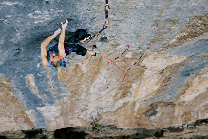 Janja Garnbret Bibliographie Ceuse - Janja Garnbret climbing 'Bibliographie' (9b+) at Céüse, France Janja Garnbret Bibliographie Ceuse - Janja Garnbret climbing 'Bibliographie' (9b+) at Céüse, France