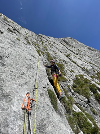 Family Dance Cima Uomo, Dolomiti di Brenta - L'apertura di 'Family Dance' alla Cima Uomo, Dolomiti di Brenta (Elsa Giupponi, Davide Giupponi, Luca Giupponi, Ulla Walder 2023) Family Dance Cima Uomo, Dolomiti di Brenta - L'apertura di 'Family Dance' alla Cima Uomo, Dolomiti di Brenta (Elsa Giupponi, Davide Giupponi, Luca Giupponi, Ulla Walder 2023)