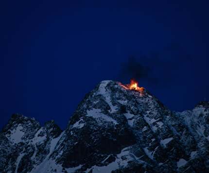 Capanna Lagoscuro in Adamello distrutta da un incendio