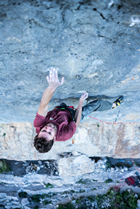 Stefano Ghisolfi redpoints Ratstaman Vibrations (9b) at Céüse