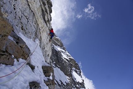 Kongde Ri Shar, Kwangde Ri, Nepal, Elias Hangweyrer, Max Muck, Jakob Ritzl - The aid pitch on 'Edge of Patience' on Kongde Ri Shar, Nepal (Elias Hangweyrer, Max Muck, Jakob Ritzl 12 - 17/05/2026) Kongde Ri Shar, Kwangde Ri, Nepal, Elias Hangweyrer, Max Muck, Jakob Ritzl - The aid pitch on 'Edge of Patience' on Kongde Ri Shar, Nepal (Elias Hangweyrer, Max Muck, Jakob Ritzl 12 - 17/05/2026)