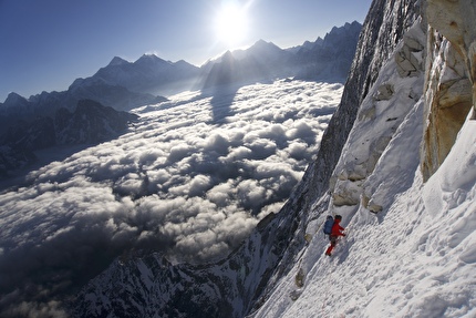 Kongde Ri Shar, Kwangde Ri, Nepal, Elias Hangweyrer, Max Muck, Jakob Ritzl - Setting off from the third bivy on 'Edge of Patience' on Kongde Ri Shar, Nepal (Elias Hangweyrer, Max Muck, Jakob Ritzl 12 - 17/05/2026) Kongde Ri Shar, Kwangde Ri, Nepal, Elias Hangweyrer, Max Muck, Jakob Ritzl - Setting off from the third bivy on 'Edge of Patience' on Kongde Ri Shar, Nepal (Elias Hangweyrer, Max Muck, Jakob Ritzl 12 - 17/05/2026)