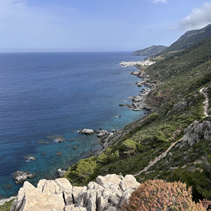Isola di Marettimo, Egadi Sicilia - L'apertura della via 'I marinai tornano tardi' alla Guglia Paolo e Francesca, Punta Pegna, Isola di Marettimo, Egadi (Michele Barbiero, Alessandro Beber, Marco Bergamo 06/05/2026) Isola di Marettimo, Egadi Sicilia - L'apertura della via 'I marinai tornano tardi' alla Guglia Paolo e Francesca, Punta Pegna, Isola di Marettimo, Egadi (Michele Barbiero, Alessandro Beber, Marco Bergamo 06/05/2026)