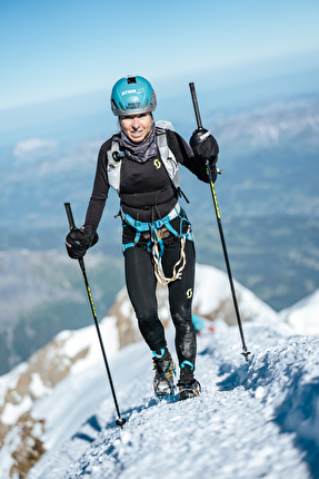 Iris Pessey Monte Bianco - Iris Pessey il 18 giugno 2026 stabilisce un nuovo record femminile di FKT sul Monte Bianco: salita dalla chiesa di Chamonix alla vetta di 4807 metri in 5 ore e 2 minuti.
