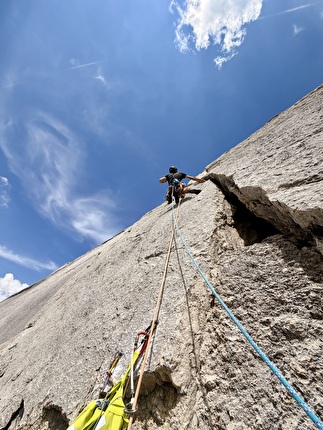Via Kastlunger - Bottaro Sasso delle Nove, Dolomiti, Pietro Bottaro, Philipp Mutschlechner - Sul sesto tiro della via 'Kastlunger - Bottaro' al Sasso delle Nove, Dolomiti (Pietro Bottaro, Philipp Mutschlechner 27/06/2026) Via Kastlunger - Bottaro Sasso delle Nove, Dolomiti, Pietro Bottaro, Philipp Mutschlechner - Sul sesto tiro della via 'Kastlunger - Bottaro' al Sasso delle Nove, Dolomiti (Pietro Bottaro, Philipp Mutschlechner 27/06/2026)