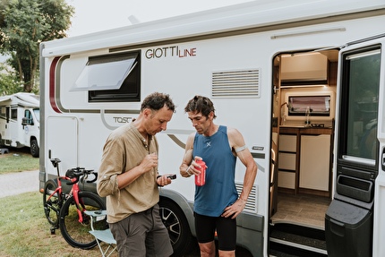 Hervé Barmasse Endurance - Italia - Hervé Barmasse con Giacomo Berthet durante il suo Endurance - Italia: la montagna più alta di ogni regione d'Italia by fair means - a piedi, in bici o in barca a vela. Hervé Barmasse Endurance - Italia - Hervé Barmasse con Giacomo Berthet durante il suo Endurance - Italia: la montagna più alta di ogni regione d'Italia by fair means - a piedi, in bici o in barca a vela.