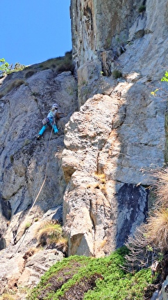 Pinnacolo di Maslana, Valbondione, Cristina Oldrati, Matteo Rivadossi - L6, il Diedro dei Rododendri dopo la pulizia: 'L’Ombra di Jung', Pinnacolo di Maslana, Valbondione (Cristina Oldrati, Matteo Rivadossi, estate 2026)
