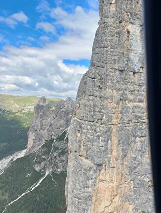 Soccorso Alpino e Speleologico Veneto - Recupero di alpinisti bloccati sulla Via Cassin alla Torre Trieste, Dolomiti, estate 2026