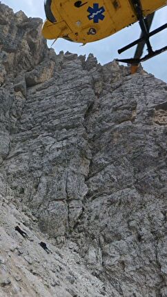 Soccorso Alpino e Speleologico Veneto - Recupero di due escursionisti in difficoltà sotto Forcella Marcuoira, Dolomiti, estate 2026