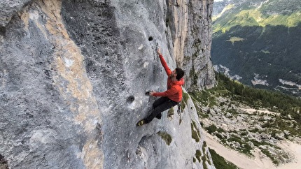 Bila Pec - Antonio Cazorzi climbing at Bila Pec Bila Pec - Antonio Cazorzi climbing at Bila Pec