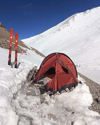 Ettore Campana Lenin Peak Scalo Sogni - La tenda di Ettore Campana al Campo 2 di Lenin Peak (7134m) in Kirghizistan, luglio 2026 Ettore Campana Lenin Peak Scalo Sogni - La tenda di Ettore Campana al Campo 2 di Lenin Peak (7134m) in Kirghizistan, luglio 2026