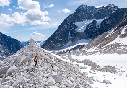Kichatna Spire, Alaska, Elias Spitulnik, Michael Telstad - The first ascent of 'Hologram Wall' on the South Face of Kichatna Spire in Alaska (Elias Spitulnik, Michael Telstad 4-8/07/2026)