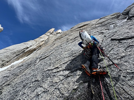 Kichatna Spire, Alaska, Elias Spitulnik, Michael Telstad - The first ascent of 'Hologram Wall' on the South Face of Kichatna Spire in Alaska (Elias Spitulnik, Michael Telstad 4-8/07/2026)