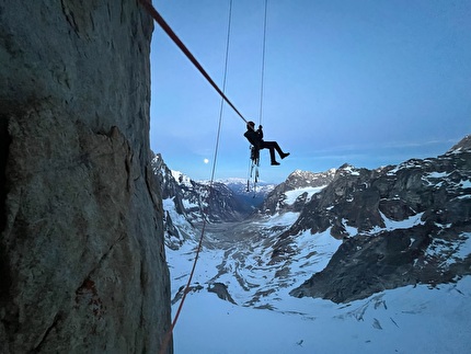 Kichatna Spire, Alaska, Elias Spitulnik, Michael Telstad - The first ascent of 'Hologram Wall' on the South Face of Kichatna Spire in Alaska (Elias Spitulnik, Michael Telstad 4-8/07/2026)