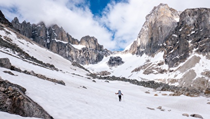 Kichatna Spire, Alaska, Elias Spitulnik, Michael Telstad - The first ascent of 'Hologram Wall' on the South Face of Kichatna Spire in Alaska (Elias Spitulnik, Michael Telstad 4-8/07/2026)
