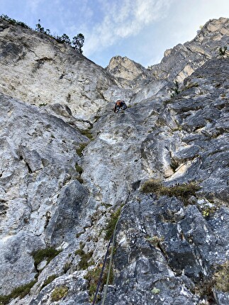 Croda Bagnata, Dolomiti, Tobias Engl, Florian Huber, Damian Pitscheider - Tobias Engl sul tiro prima della cengia sulla via 'Reise zum Riesen' alla Croda Bagnata in Val di Landro (Dolomiti) Croda Bagnata, Dolomiti, Tobias Engl, Florian Huber, Damian Pitscheider - Tobias Engl sul tiro prima della cengia sulla via 'Reise zum Riesen' alla Croda Bagnata in Val di Landro (Dolomiti)