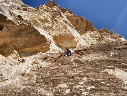 Jebel Misht Oman: new route by Pavle Kozjek and Miskovic