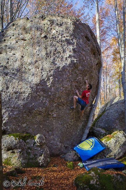 Amiata - Michele Caminati on the boulder problem Apollo 7B+, Amiata