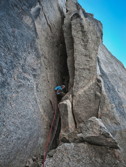 Renland, Greenland - Atropa Belladonna (7a+, 550m)