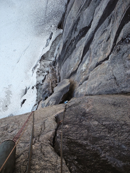 Renland, Greenland - Atropa Belladonna (7a+, 550m)