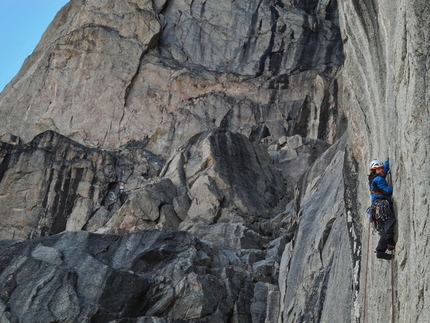 Renland, Greenland - Atropa Belladonna (7a+, 550m)