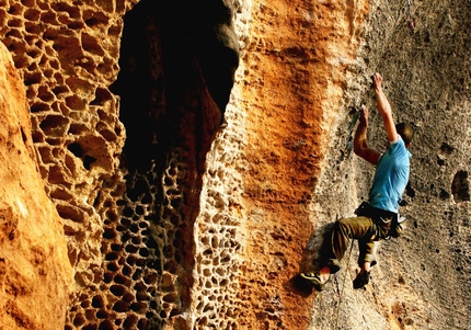 Fotografare l'azione dell'arrampicata - L'Alveare di Monte Sordo a Finale