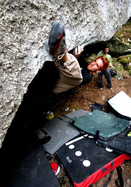 Fotografare l'azione dell'arrampicata - Mello Blocco 2011 Gabriele Moroni tallona su Galimede