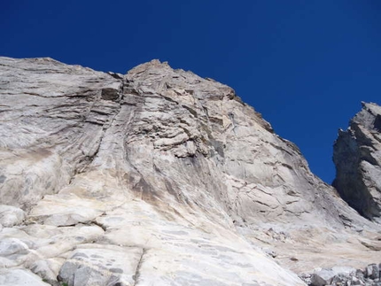 Val Masino, richiodatura di due vie sulla Punta Allievi