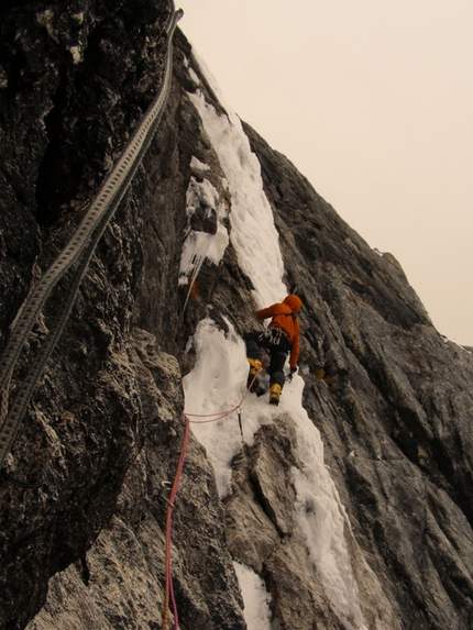 Simnang Himal - 10/2012: Serhiy Bublik e Mykola Shymko e la prima salita di Simnang Himal (6251m) Himalaya.