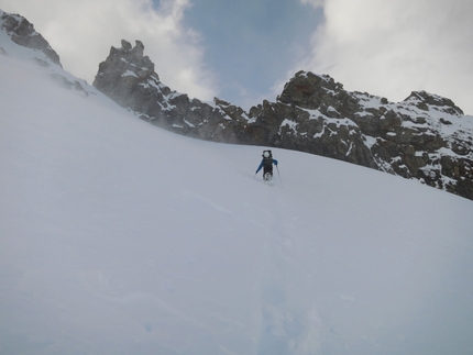 Fitz Roy, Patagonia - Un mar de suenos! (Jorge Ackermann, Michael Lerjen-Demjen, 1200m, 7a, A3, M4, 14-17/11/2012)