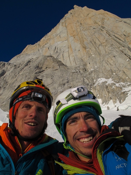 Fitz Roy, Patagonia - Un mar de suenos! (Jorge Ackermann, Michael Lerjen-Demjen, 1200m, 7a, A3, M4, 14-17/11/2012)