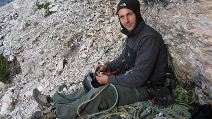 Sogno Infinito, Sasso delle Dieci, Dolomiti - Simone Rossin al bivacco.