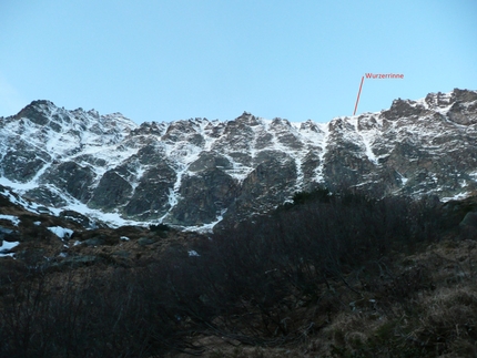 Hochgasser, Austria - Hochgasser (2922m): Wurzer Rinne (M5, WI5, 700m, Peter e Matthias Wurzer, 18/11/2012)