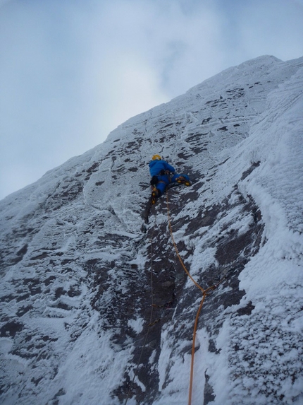 Ben Nevis, Scozia - Greg Boswell durante la prima salita di Tomahawk Crack (VIII,9), Ben Nevis, Scozia