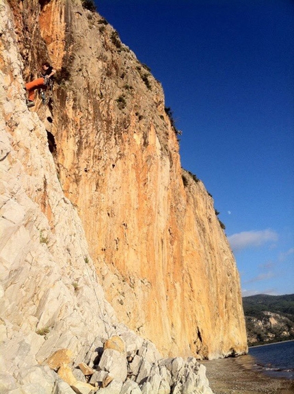Ragni Lecco South Italy tour - A new cliff at Palinuro