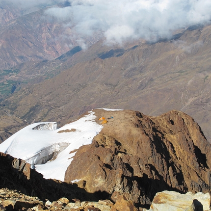 Bolivia - Illimani. Nido de Condores