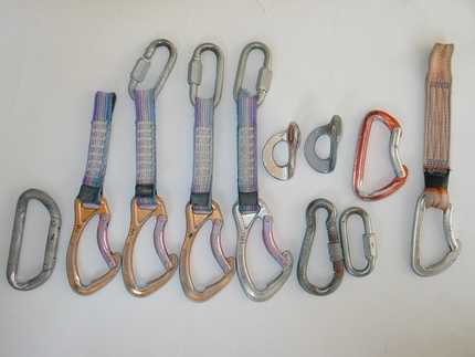 Carabiners used at belay stations - The gear that was tested. The numbers refer to the numbers in the pdf table.