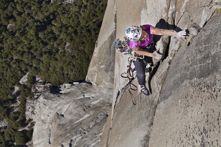 Mayan Smith-Gobat - 23/09/2012: Mayan Smith-Gobat and Chantel Astorga climb The Nose in 7:26, El Capitan, Yosemite.